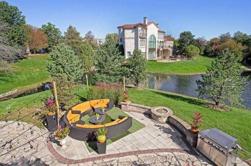 603 Ambriance Dr, Willowbrook IL  60527-0806 exterior