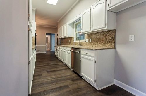 810 Mabry Rd, Atlanta GA  30328-2662 exterior