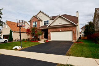 155 Prescott Dr, Hanover Park, IL 60103-1383