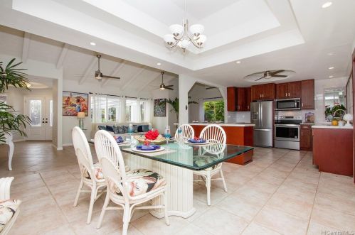 6857 Niumalu Loop, Honolulu HI  96825-1646 exterior