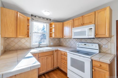 2661 Gaylord St, Denver CO  80205-4619 exterior