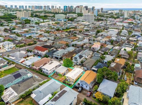 528 Ihe St, Honolulu HI  96817-2237 exterior