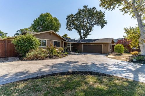 700 Encino Dr, Morgan Hill, CA 95037-5802