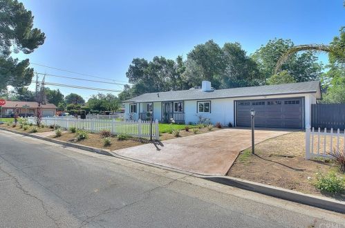 7106 Orch St, Riverside CA  92504-3958 exterior
