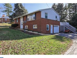 618 Enfield Dr, Lancaster, PA 17601-5811