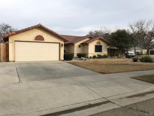130 Madrid Dr, Lemoore, CA 93245-9000