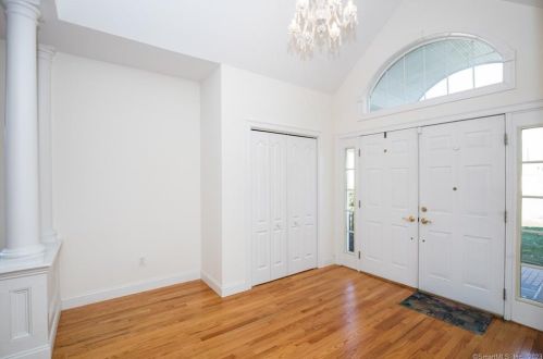 11 Mulligan Dr, Wallingford, CT 06492-5456
