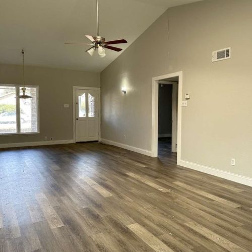 422 Woodmere Dr, Garland TX  75043-2930 exterior