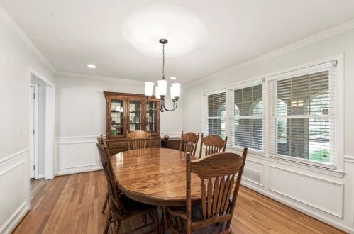 6879 Lockridge Dr, Atlanta GA  30360-1514 exterior