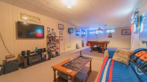 2525 Drexel Dr, Hobart IN 46342-3528 exterior