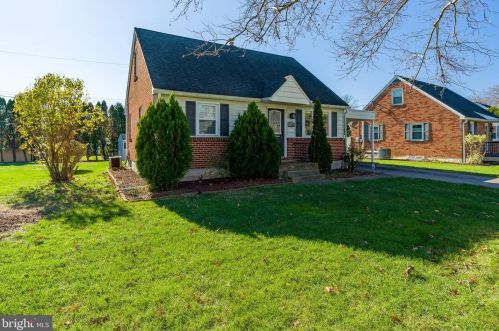 1722 Argyle Dr, York, PA 17406-1801