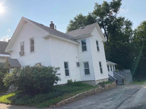 64 Franklin St, Concord, NH 03301-4103