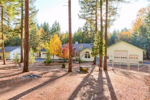 374 Thornbrook Dr, Merlin, OR 97532-9751