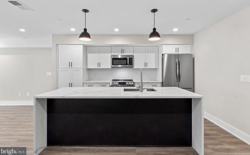 2146 Lombard St, Philadelphia PA  19146-1217 exterior