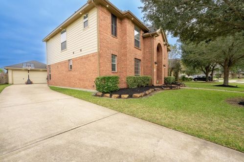 8819 High Ridge Ln, Richmond TX  77469-4976 exterior