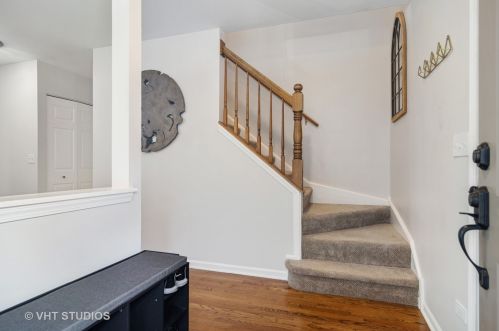 487 Doverton Ln, Barrington Hills, IL 60021