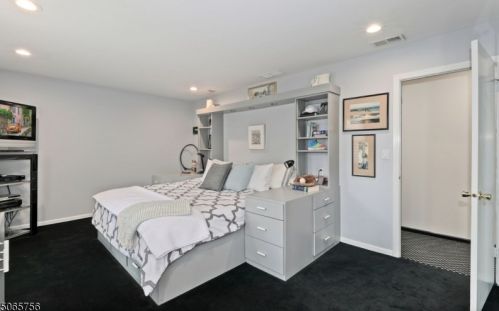 19 Trowbridge Dr, Dover NJ  07869-4519 exterior