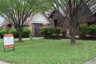 1804 Clover Ln, Fort Worth TX  76107-3966 exterior