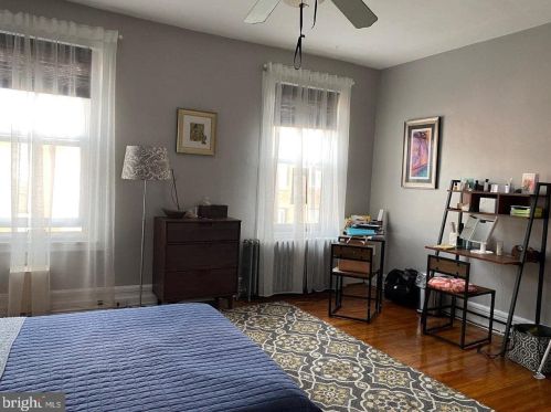 876 23rd St, Philadelphia, PA 19130-1948