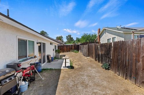 6278 Cross River Dr, Riverside CA  92509-6935 exterior