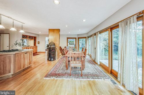 9701 Brunett Ave, Silver Spring MD 20901-3235 exterior