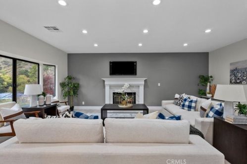 3360 Chevy Chase Dr, Glendale CA  91206-1428 exterior