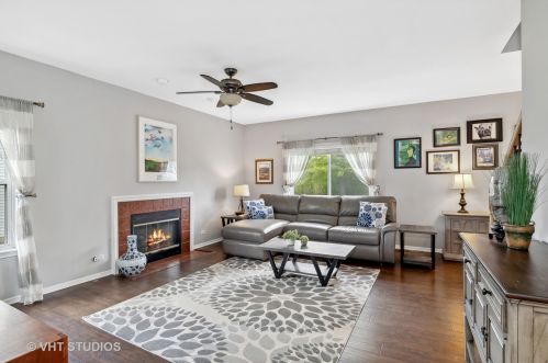 1151 Autumn Dr, Bull Valley, IL 60014-1612