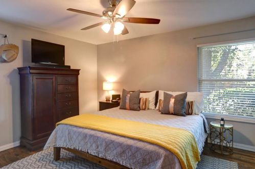 4633 Selkirk Dr, Fort Worth TX  76109-5243 exterior