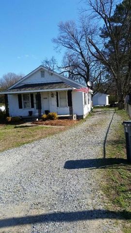110 Gardner Dr, Gaston, NC 27832-9681