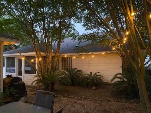 5781 Mcnaughton, Uhland TX 78640-9257 exterior