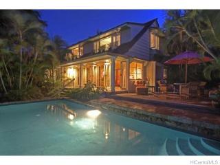 132 Royal Cir, Honolulu HI  96816-4808 exterior