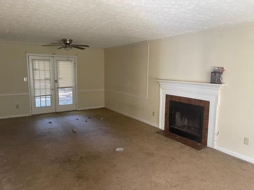 2052 Hilda Burns Pl, Lithonia, GA 30058-5384