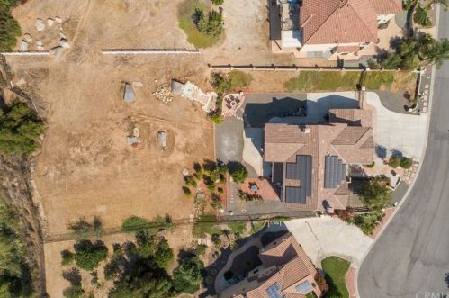 16550 Catalonia Dr, Riverside CA  92504-8701 exterior