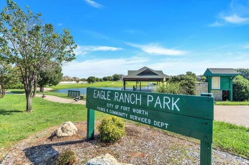 7100 Brekenridge Dr, Fort Worth TX  76179-2569 exterior