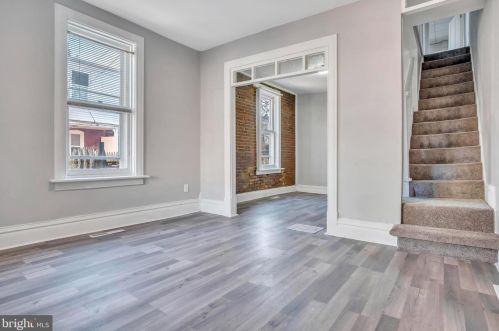1621 Thompson St, Harrisburg, PA 17104-1174