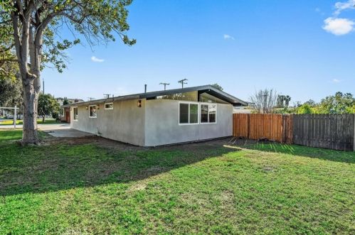 859 Citron St, Anaheim CA  92805-1706 exterior