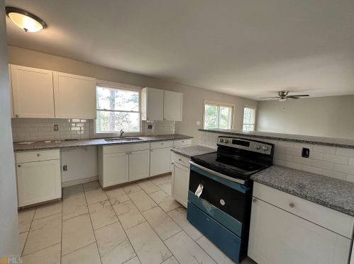 2916 Handy Dr, Atlanta GA  30318-7239 exterior