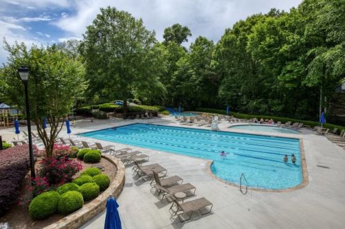 10610 Sugar Crest Ave, Duluth GA  30097-7843 exterior