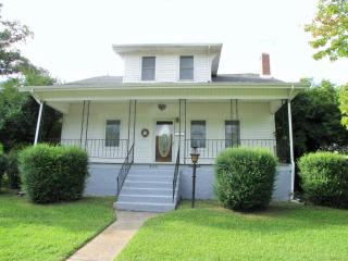 905 Poplar St, Alcoa, TN 37701-3044