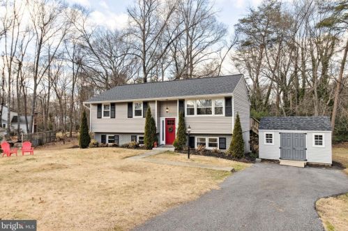 210 Solar Ct, Riviera Beach, MD 21122-4224