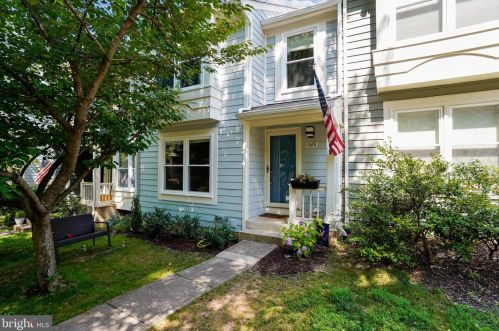 1628 Oak Spring Way, Herndon VA  20190-4917 exterior
