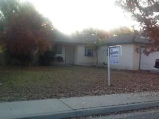 1588 Beverly Ave, Clovis, CA 93611-3005