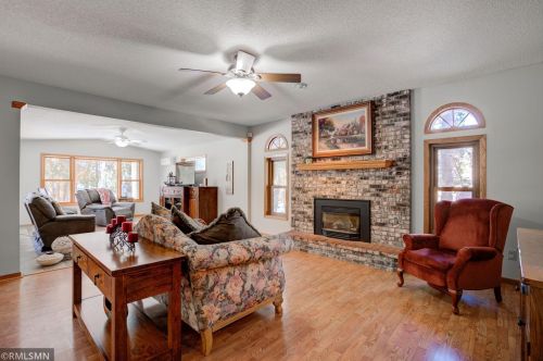 5869 Fernwood St, Saint Paul MN  55126-8405 exterior