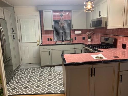 143 Camarillo St, Palm Springs, CA 92264-5270