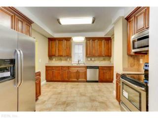 32 Webster Ave, Portsmouth, VA 23704-1831