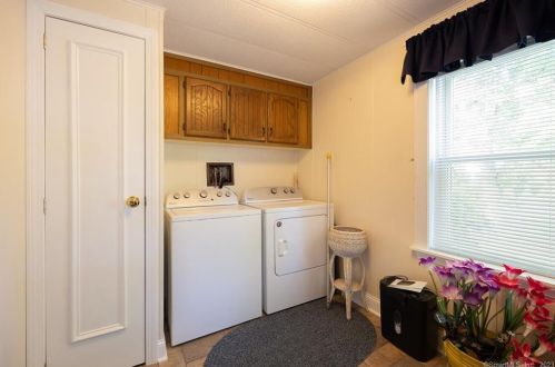 37 Valley Ln, Waterbury, CT 06712-1873