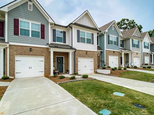 64 Chastain Cir, Newnan, GA 30263-8601