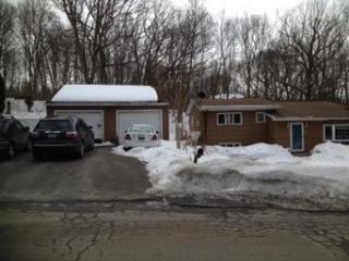 80 Stendahl Dr, Huntington, CT 06484-1635