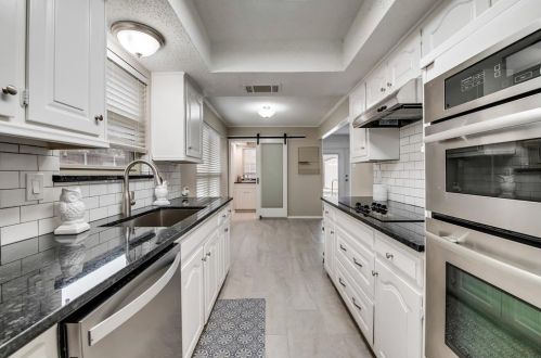 4044 Windy Crst Cir, Carrollton TX 75007 exterior