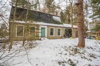 2720 Fiddlers Green Rd, Lancaster, PA 17601-3426